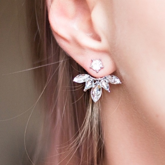 Leaf Statement Stud Earrings - Picture 3 of 4